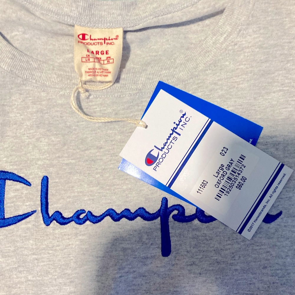 NWT LARGE CHAMPION CROPPED SWEATSHIRT